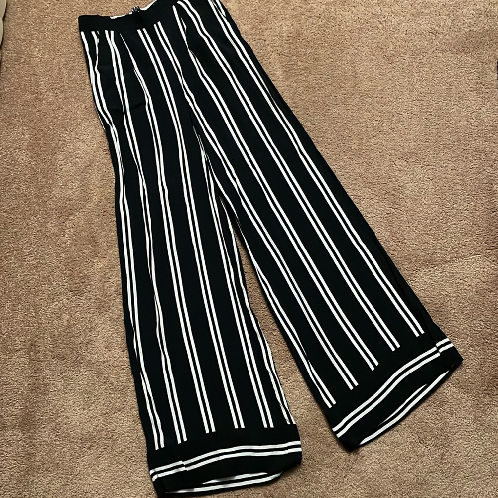 Lulu’s Coastal Living Navy Blue & White Striped Pants Medium